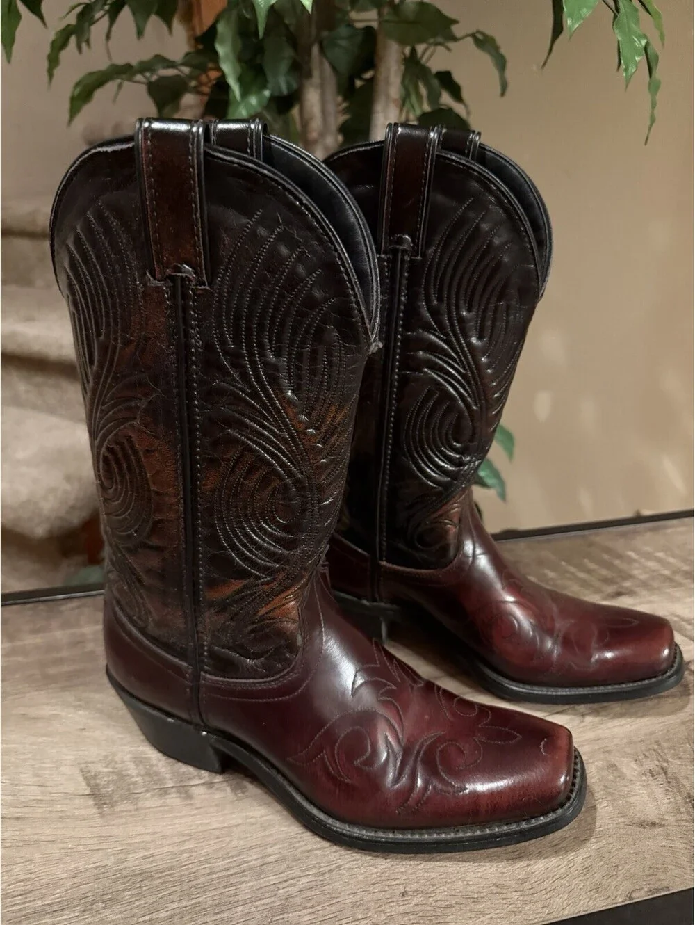 Laredo Men’s Cowboy Boots Mahogany Leather Vamp Size 7.5 D